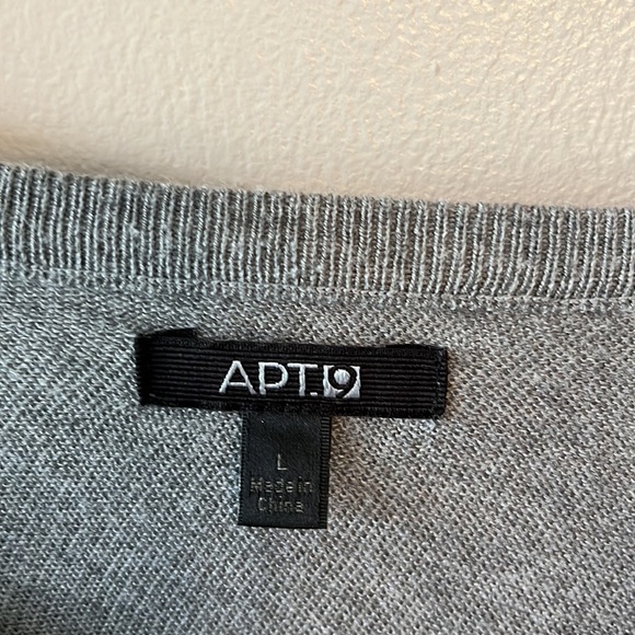 Asymmetrical Apt. 9 sweater - Picture 2 of 4